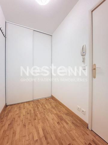 ST CYR L'ECOLE centre ville : Studio de 25 m² avec parking en sous sol