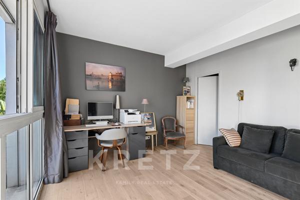 Maison contemporaine avec extérieurs intimistes