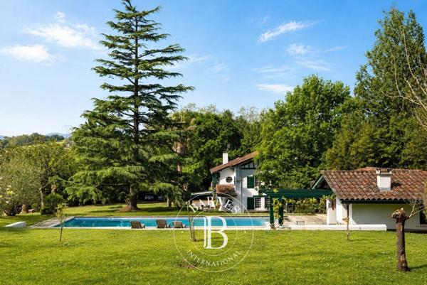 Ascain, Maison 3 Chambres -  310 m² à vendre
