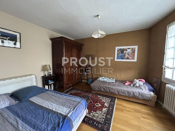 En exclusivité quartier Ribray maison en pierre de 150 m² environ garage et jardin