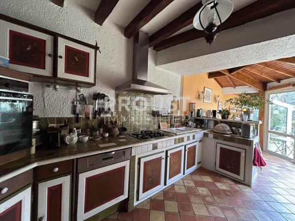 En exclusivité quartier Ribray maison en pierre de 150 m² environ garage et jardin