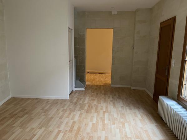 À vendre - Immeuble 363 m² situé à Chinon (37500)