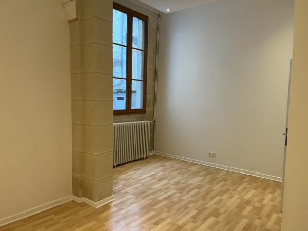 À vendre - Immeuble 363 m² situé à Chinon (37500)