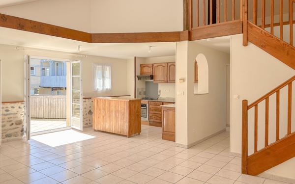 Appartement à vendre    2 pièces • 108 m2 Pau