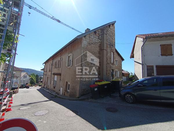 Investissement locatif , sur 615 m2.