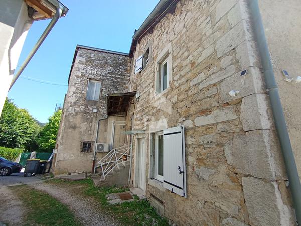 Investissement locatif , sur 615 m2.