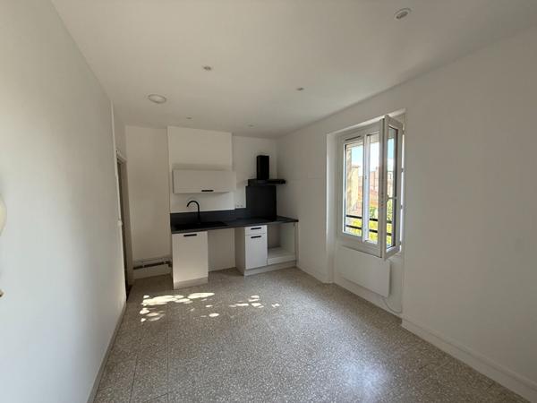 APPARTEMENT RENOVE 2 CHAMBRES CARCASSONNE