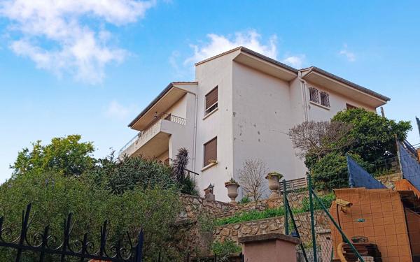 Maison à vendre    7 pièces •  Ollioules