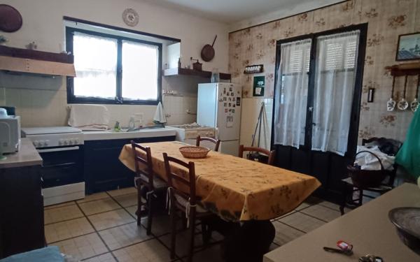 Maison à vendre    7 pièces •  Ollioules