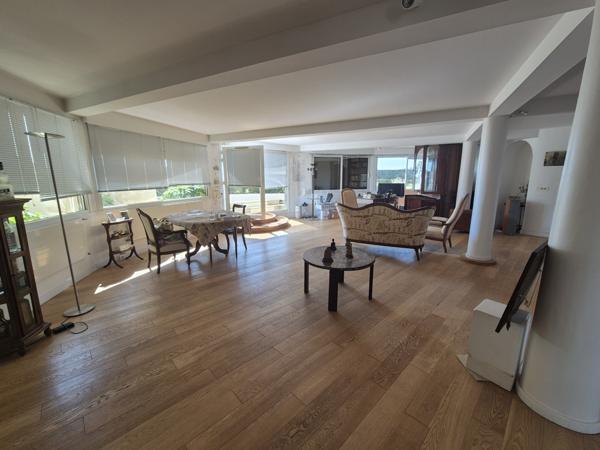 Appartement 3 pièce(s) 2 chambre(s) 136.39 m²