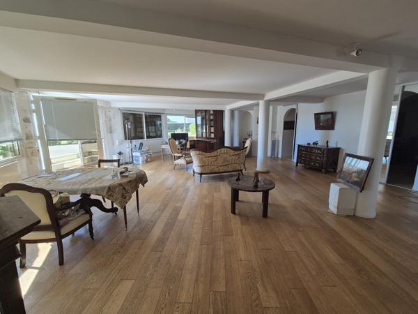 Appartement 3 pièce(s) 2 chambre(s) 136.39 m²