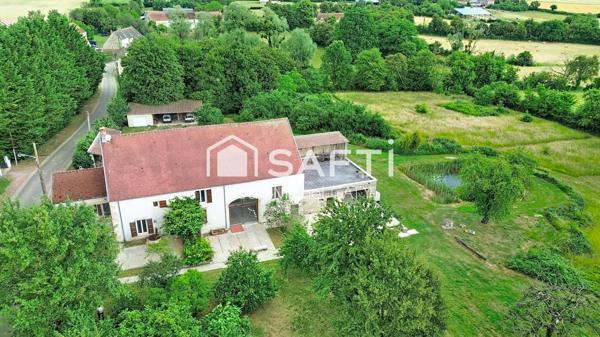 St Loup des Bois, magnifique longère de 198 m² sur 11515 m² de terrain.