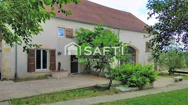 St Loup des Bois, magnifique longère de 198 m² sur 11515 m² de terrain.