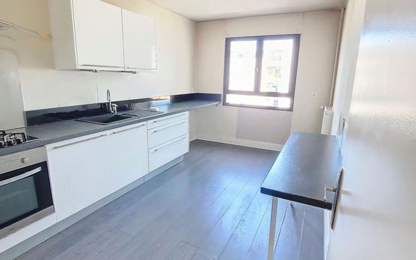 Appartement à vendre    1 pièce • 39 m2 Joué-lès-Tours
