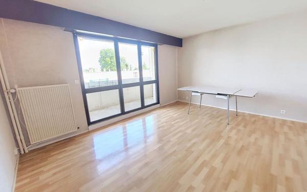 Appartement à vendre    1 pièce • 39 m2 Joué-lès-Tours