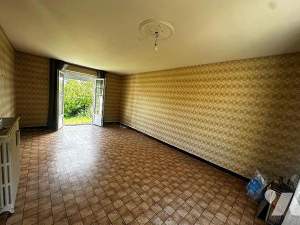 Maison d'habitation de 75m² habitable environ dans le secteur de BELLEVUE comprenant : 
Au rez...