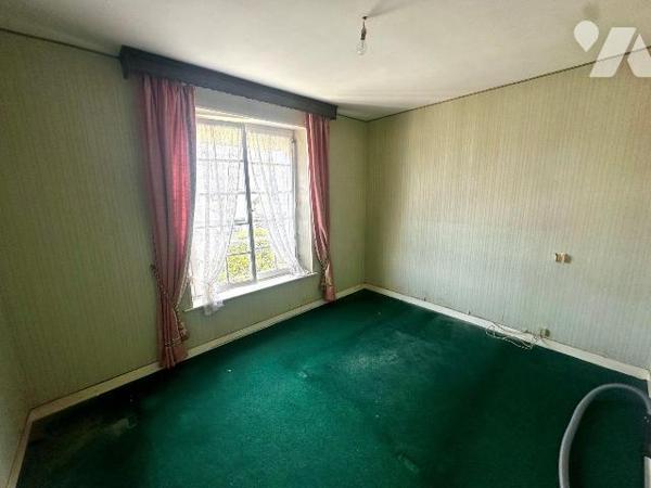 Maison d'habitation de 75m² habitable environ dans le secteur de BELLEVUE comprenant : 
Au rez...