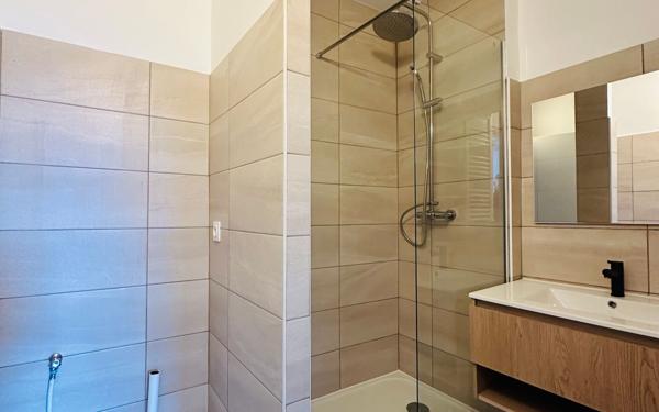 Appartement à louer    3 pièces • 67 m2 Montrouge