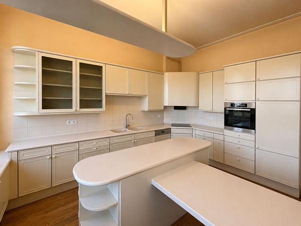 Maison 9 pièces 322 m2