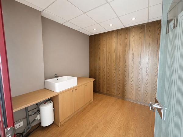 Bureaux 145.89 m2