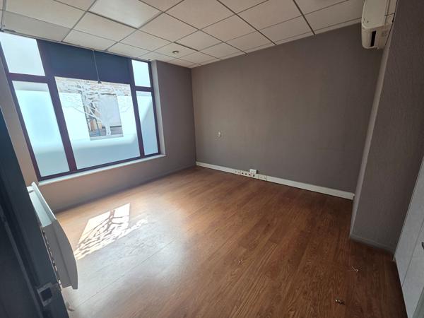 Bureaux 145.89 m2