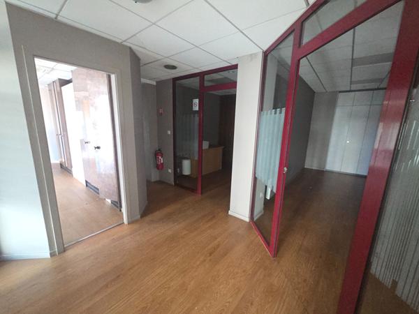 Bureaux 145.89 m2