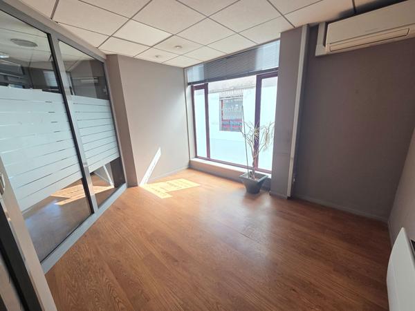 Bureaux 145.89 m2