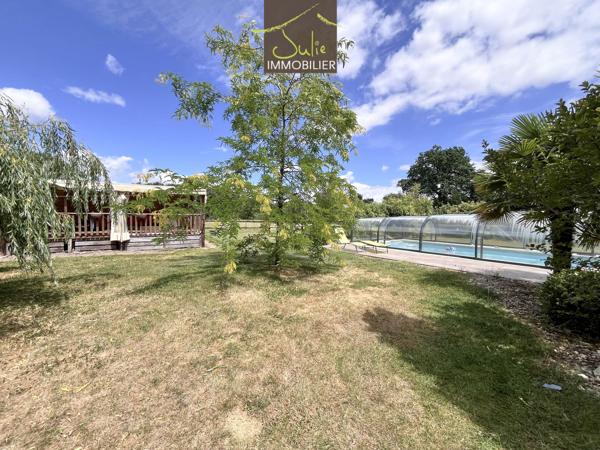 Propriété avec dépendances/piscine dans un parc clos d'env.6170m².