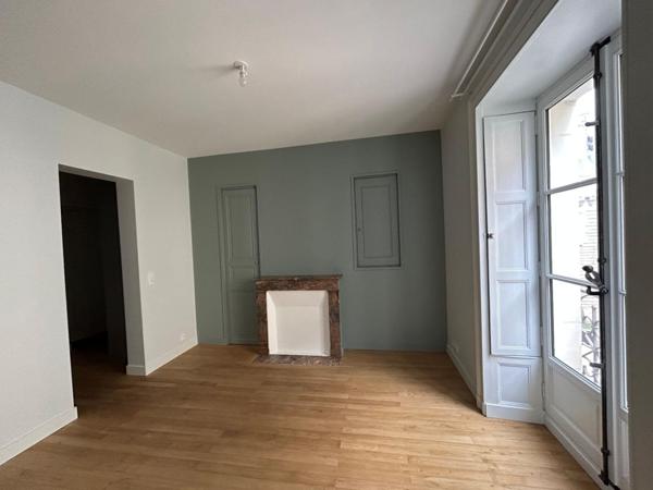 Appartement * 2 Pièces * 32 M² * 44000 Nantes * 652 * 50 * 702,  
Nantes 44000