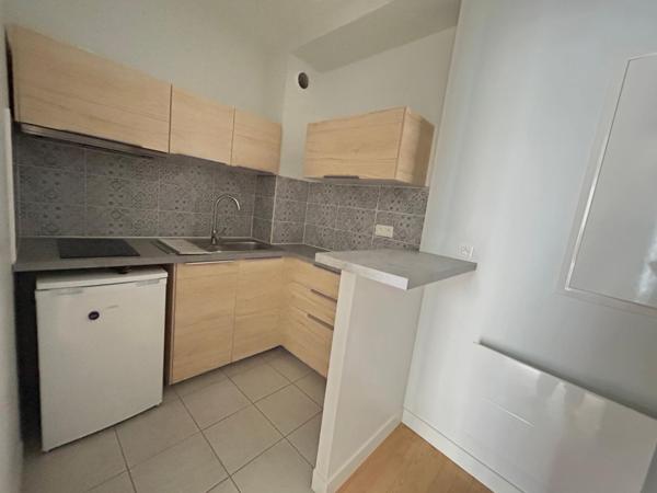 Appartement * 2 Pièces * 32 M² * 44000 Nantes * 652 * 50 * 702,  
Nantes 44000