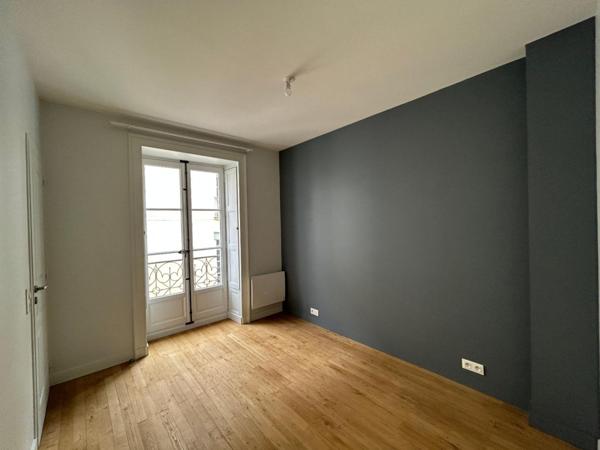Appartement * 2 Pièces * 32 M² * 44000 Nantes * 652 * 50 * 702,  
Nantes 44000