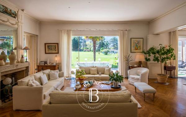 Castres, Propriété 5 Chambres -  307 m² à vendre