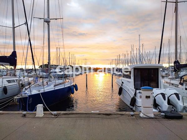 GARD (30) Le Grau-du-Roi (30240) à vendre fonds de commerce de restaurant en emplacement N°1 à port Camargue.