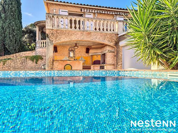 Maison d'environ 110 m² avec appartement 2 pièces attenant avec piscine dans un environnement calme