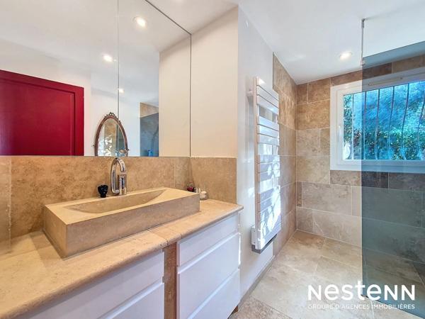 Maison d'environ 110 m² avec appartement 2 pièces attenant avec piscine dans un environnement calme