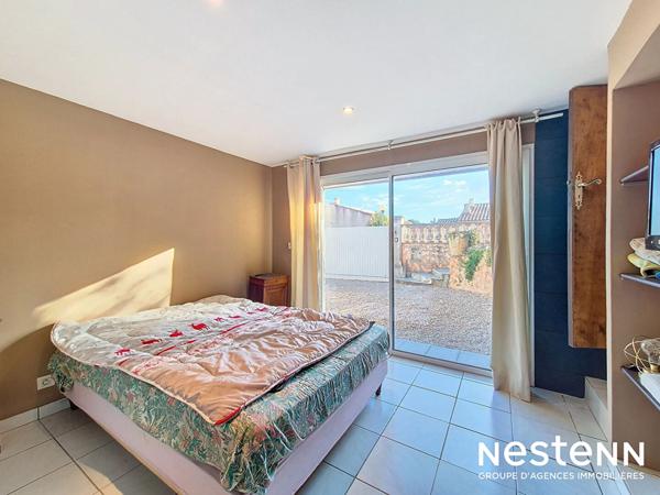 Maison d'environ 110 m² avec appartement 2 pièces attenant avec piscine dans un environnement calme