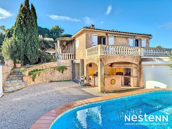 Maison d'environ 110 m² avec appartement 2 pièces attenant avec piscine dans un environnement calme