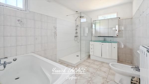 Maison familiale avec possibilité d'extension Deux logements , une seule acquisition : idéal famille ou investissement – Calme & Vue dégagée – Marseille 13e les mourets