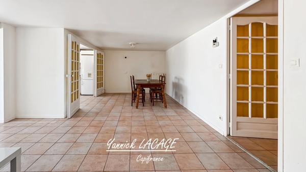 Maison familiale avec possibilité d'extension Deux logements , une seule acquisition : idéal famille ou investissement – Calme & Vue dégagée – Marseille 13e les mourets