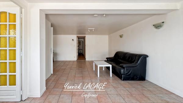 Maison familiale avec possibilité d'extension Deux logements , une seule acquisition : idéal famille ou investissement – Calme & Vue dégagée – Marseille 13e les mourets