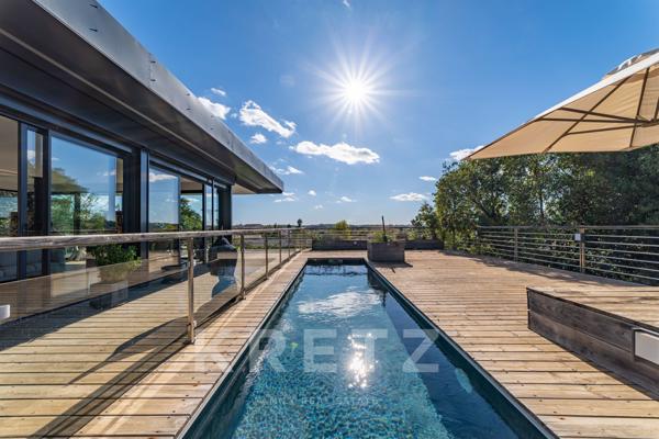 Villa d'architecte épurée avec vue exceptionnelle