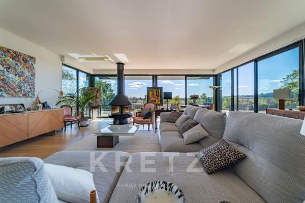 Villa d'architecte épurée avec vue exceptionnelle