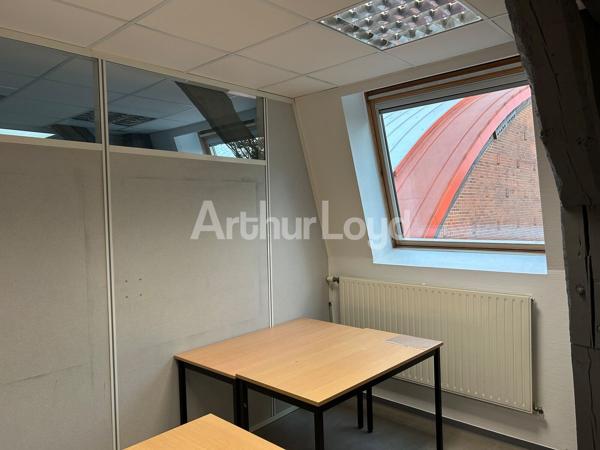 Immeuble de bureaux indépendant à vendre - Visibilité, accessibilité et stationnement aux portes de Lille