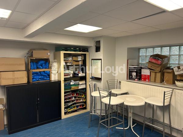 Immeuble de bureaux indépendant à vendre - Visibilité, accessibilité et stationnement aux portes de Lille