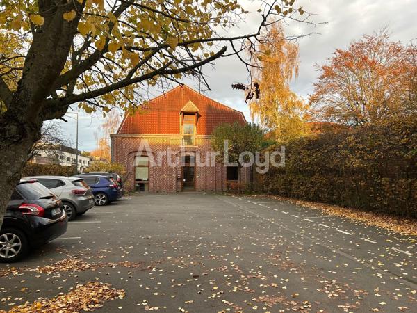 Immeuble de bureaux indépendant à vendre - Visibilité, accessibilité et stationnement aux portes de Lille