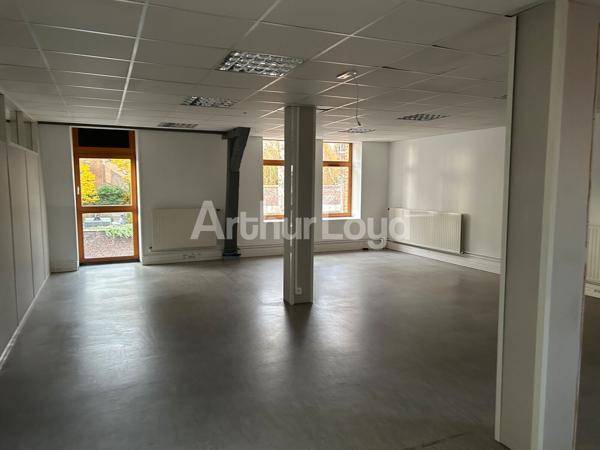 Immeuble de bureaux indépendant à vendre - Visibilité, accessibilité et stationnement aux portes de Lille