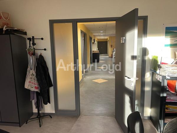 Immeuble de bureaux indépendant à vendre - Visibilité, accessibilité et stationnement aux portes de Lille