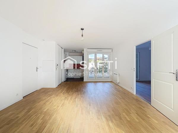 Appartement 2 pièces, balcon, parking, ascenseur