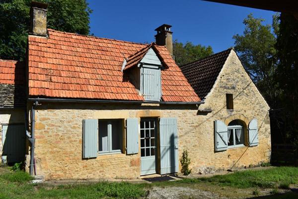 Corps de ferme Carsac Aillac. Maison avec gite
