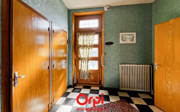Maison à vendre    6 pièces •  Montmarault